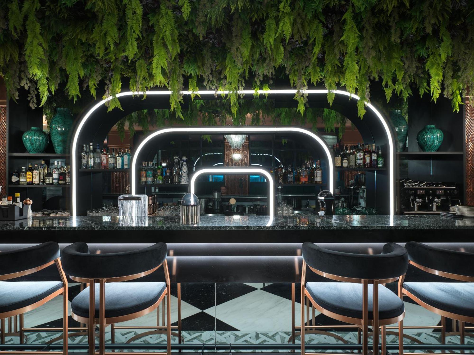 Nyx Esperia Palace Hotel Athens By Leonardo Hotels Exterior photo The bar at the restaurant