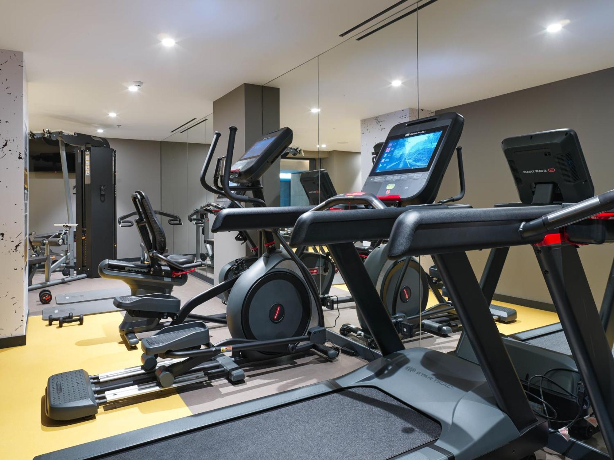Nyx Esperia Palace Hotel Athens By Leonardo Hotels Exterior photo The gym at the hotel