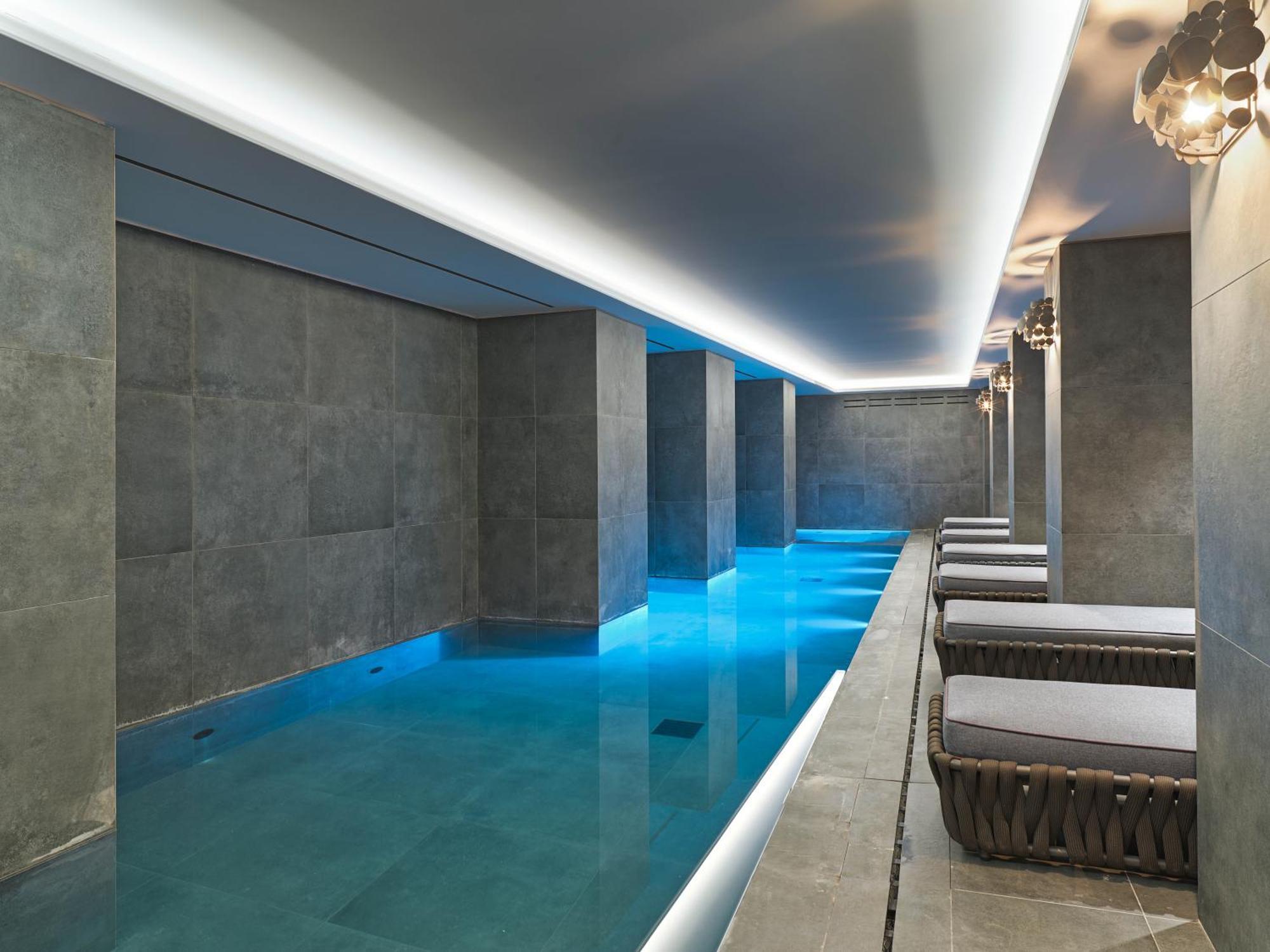 Nyx Esperia Palace Hotel Athens By Leonardo Hotels Exterior photo The spa at The Dorchester
