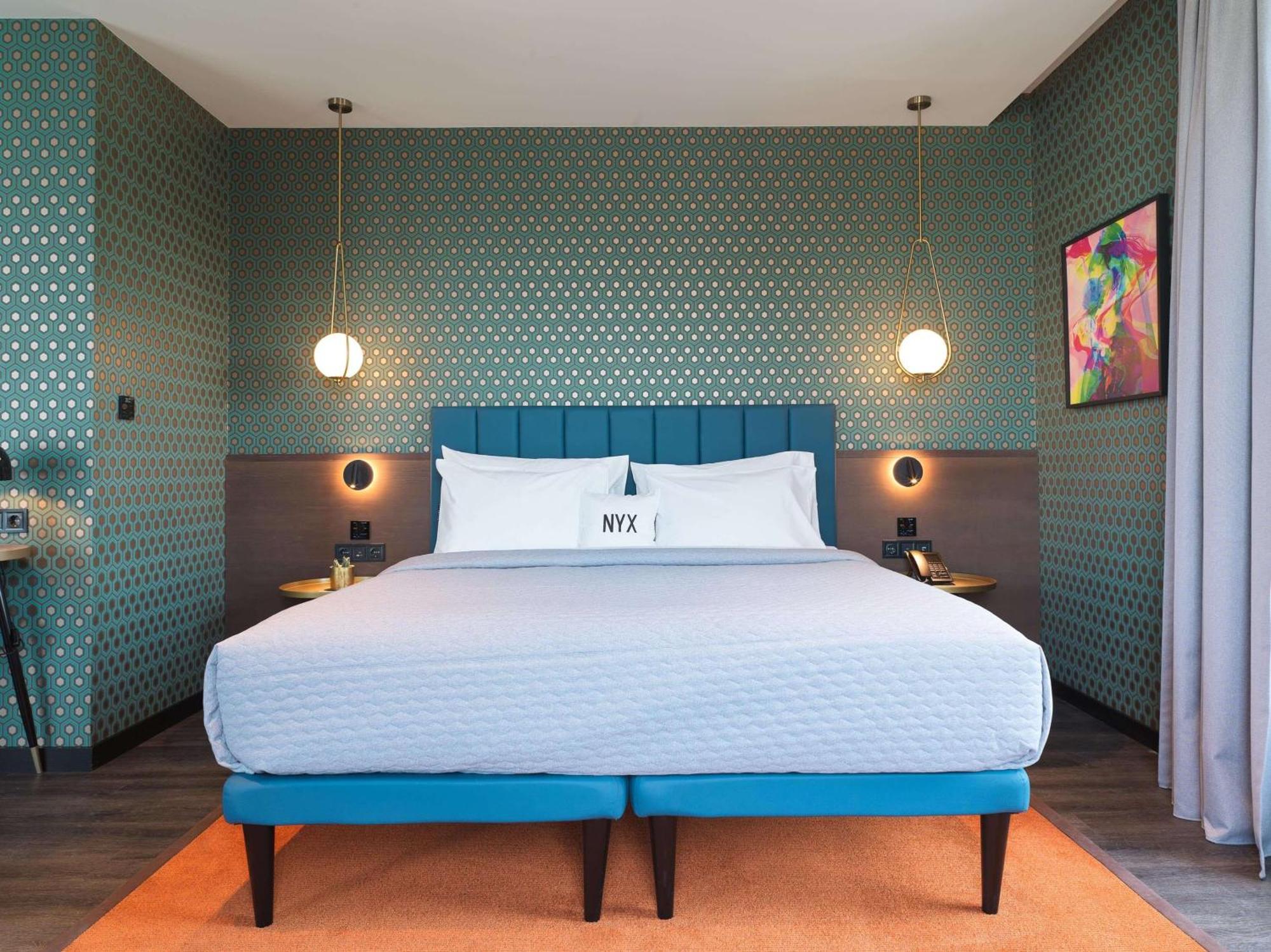 Nyx Esperia Palace Hotel Athens By Leonardo Hotels Room photo A bedroom at the hotel