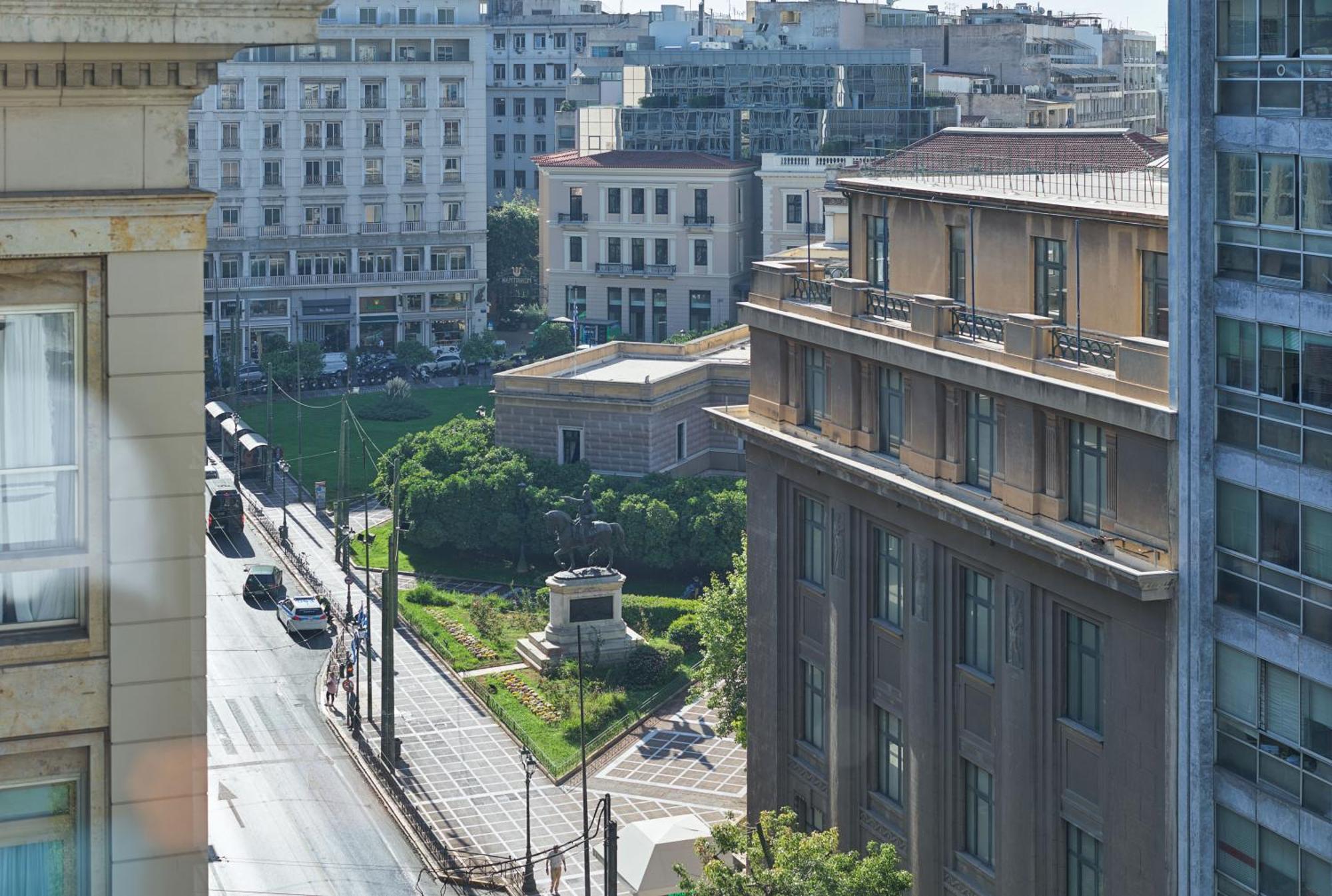 Nyx Esperia Palace Hotel Athens By Leonardo Hotels Exterior photo The square